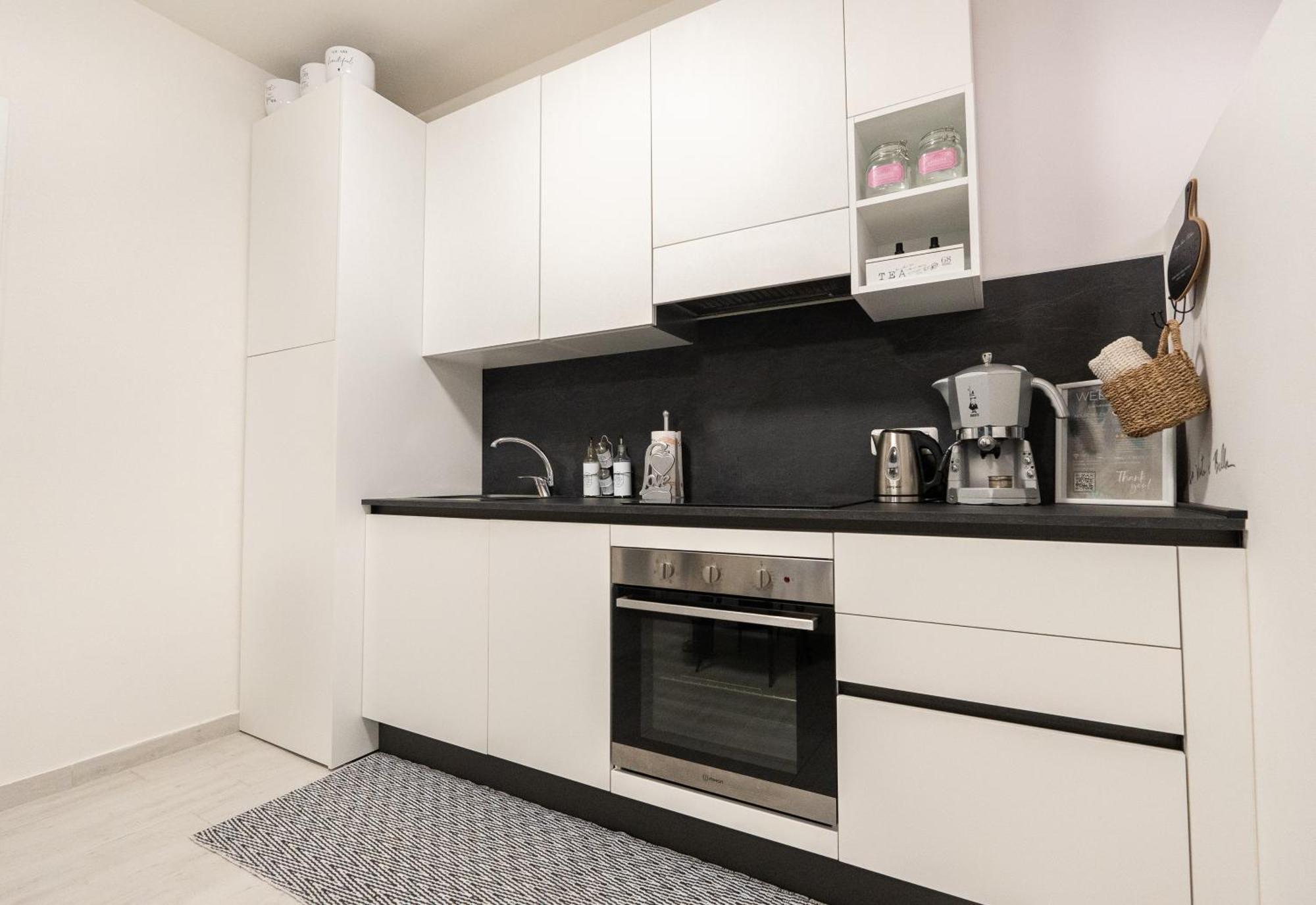 C-Apartment Lake Garda Salo Bagian luar foto